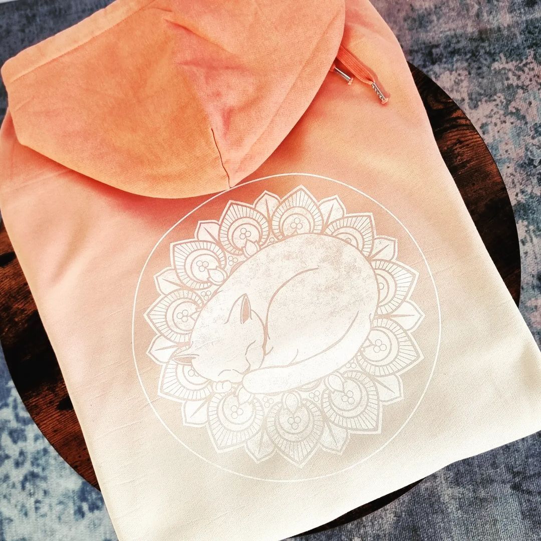 Hoodie mit Mandala-Katzenmotiv