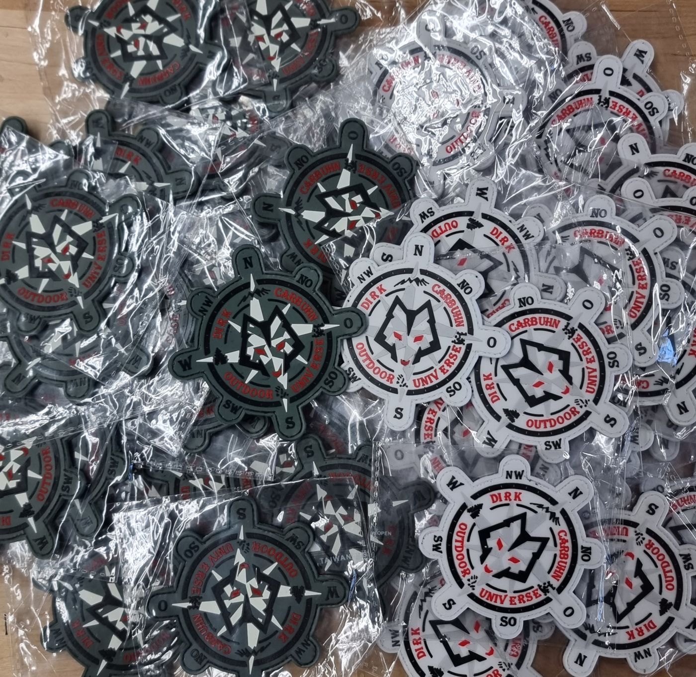 Rubber-Patches mit Kompass-Motiv